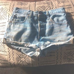 Levi’s cutoffs EUC